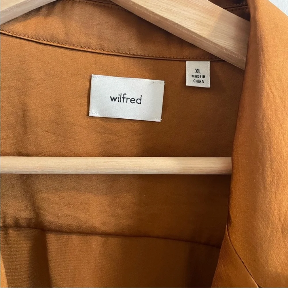 WILFRED Satin Button Down Blouse Terracotta Ginger XL - Picture 3 of 3